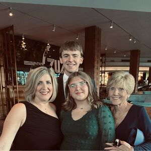 Meet your Posher, Ethan